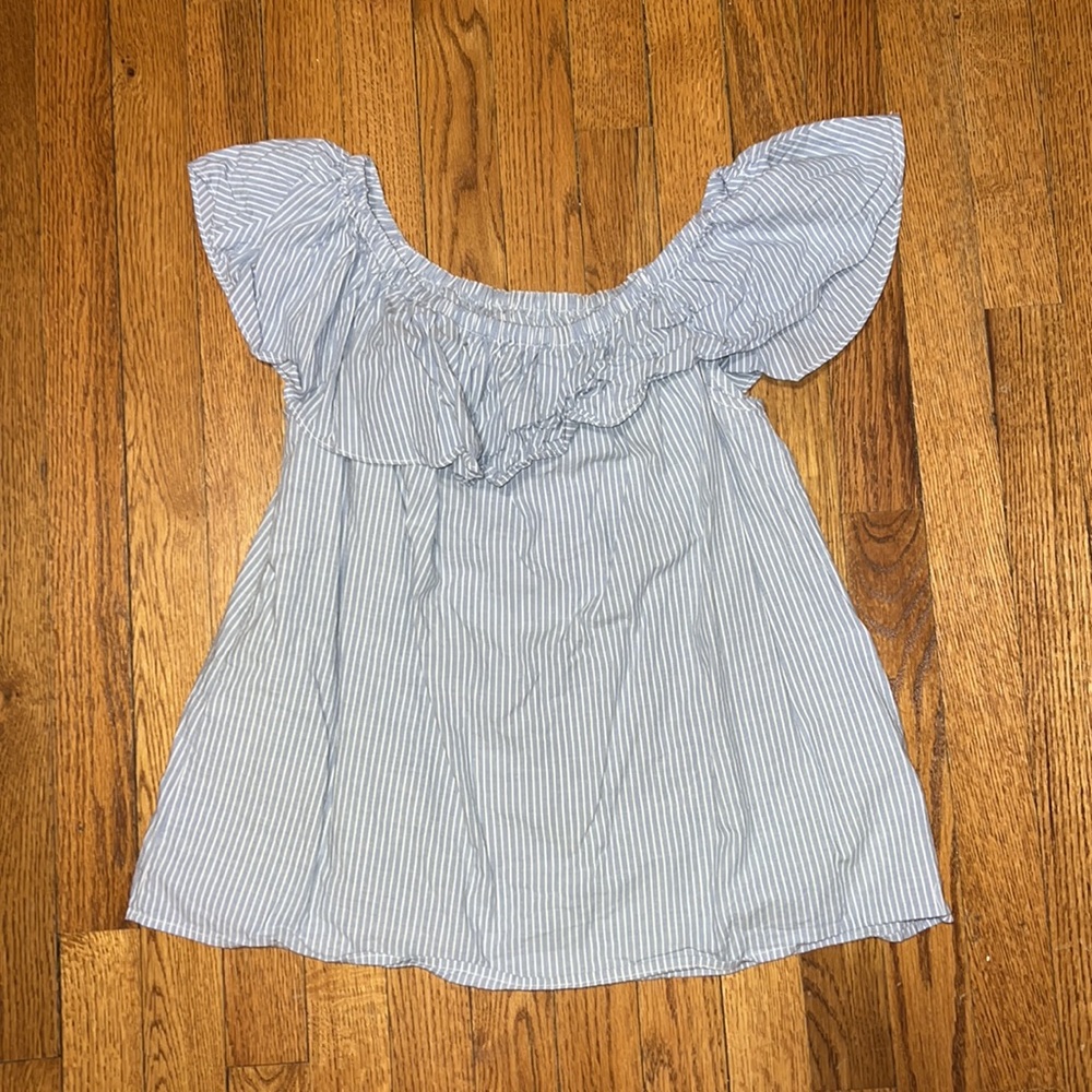 Merona Flirty Ruffle Top Large - Picture 2 of 2